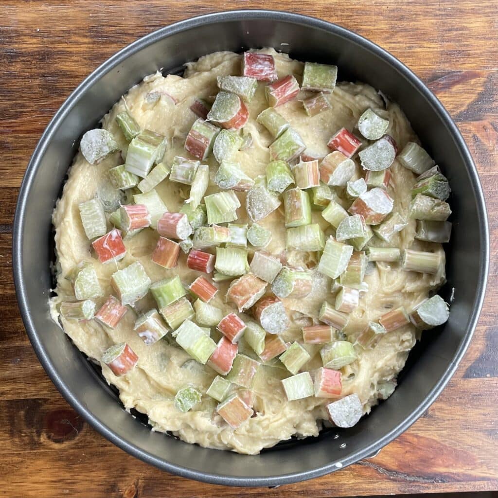 rhubarb coffee cake