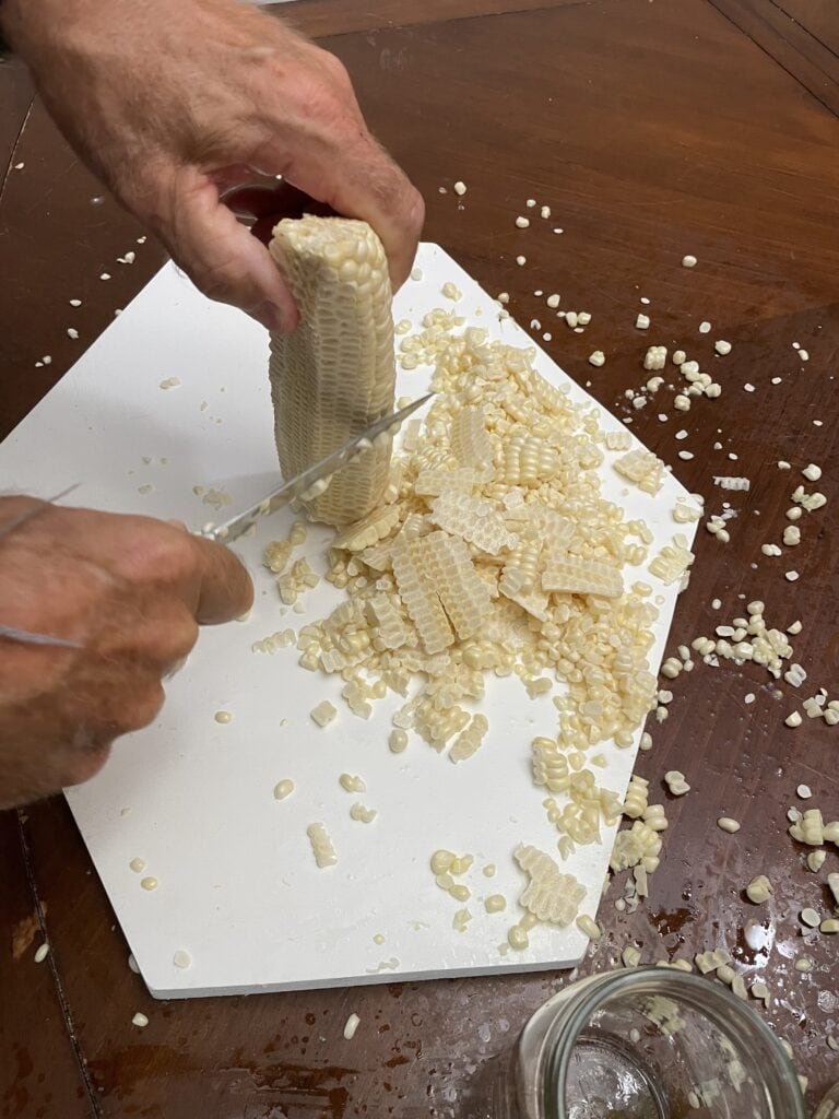 canned sweet corn, cutting corn off the cob