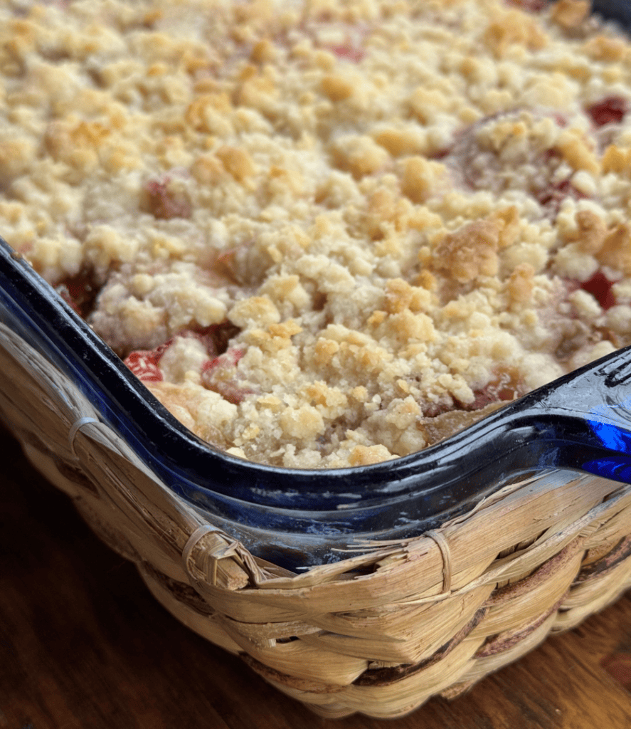 strawberry rhubarb crumble