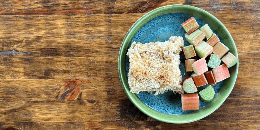 rhubarb crumble