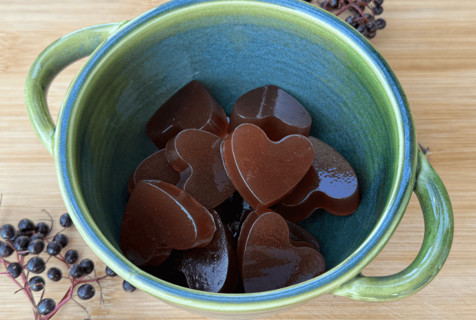 elderberry gummies in heart shape