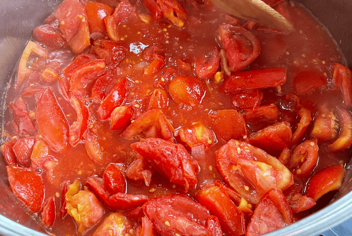 cooking tomatoes so they soften for sauce